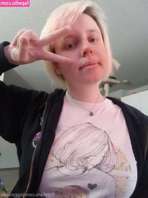 piggynukka - I get wild during snap sessions ;) do a live sesh to find for