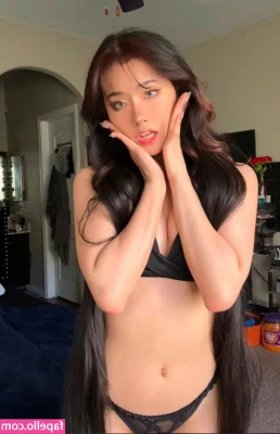 Irene Wong [ irene-wong-1 ] - Having fun shaking my butt naked all over the house today 🤪