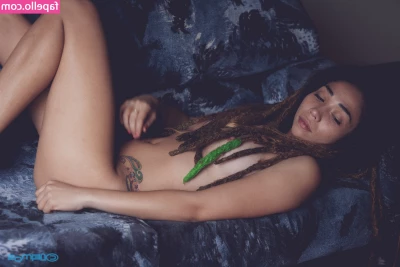 Kat TaylorSaydie [ kat-taylorsaydie ] - sending out a ppv message with all the pics from my shoot with 