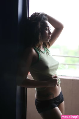 Kat TaylorSaydie [ kat-taylorsaydie ] - I think my breast are feeling like they need some attention