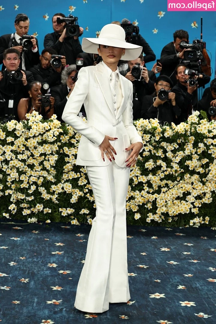 Zendaya [ zendaya-2 ] - Photo of the day