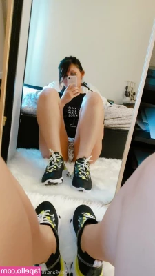 milkteamomoko - I m always playing with my pussy  it feel so damn good