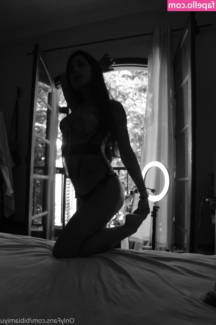 Bia Miyuki [ bia-miyuki ] - Anche questo video ovviamente te lo regalo Ci sono quei momenti della