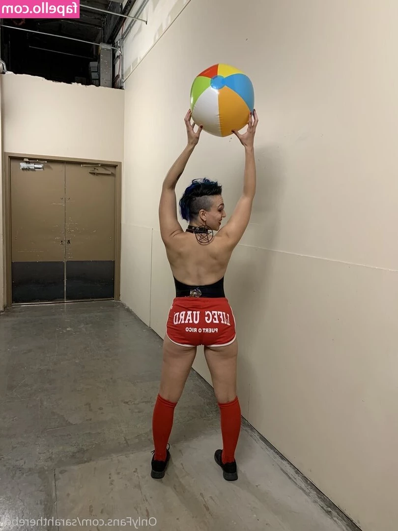 Sarah The Rebel [ sarah-the-rebel ] - If your girl doesn t do this for you  she s not the one  A simple