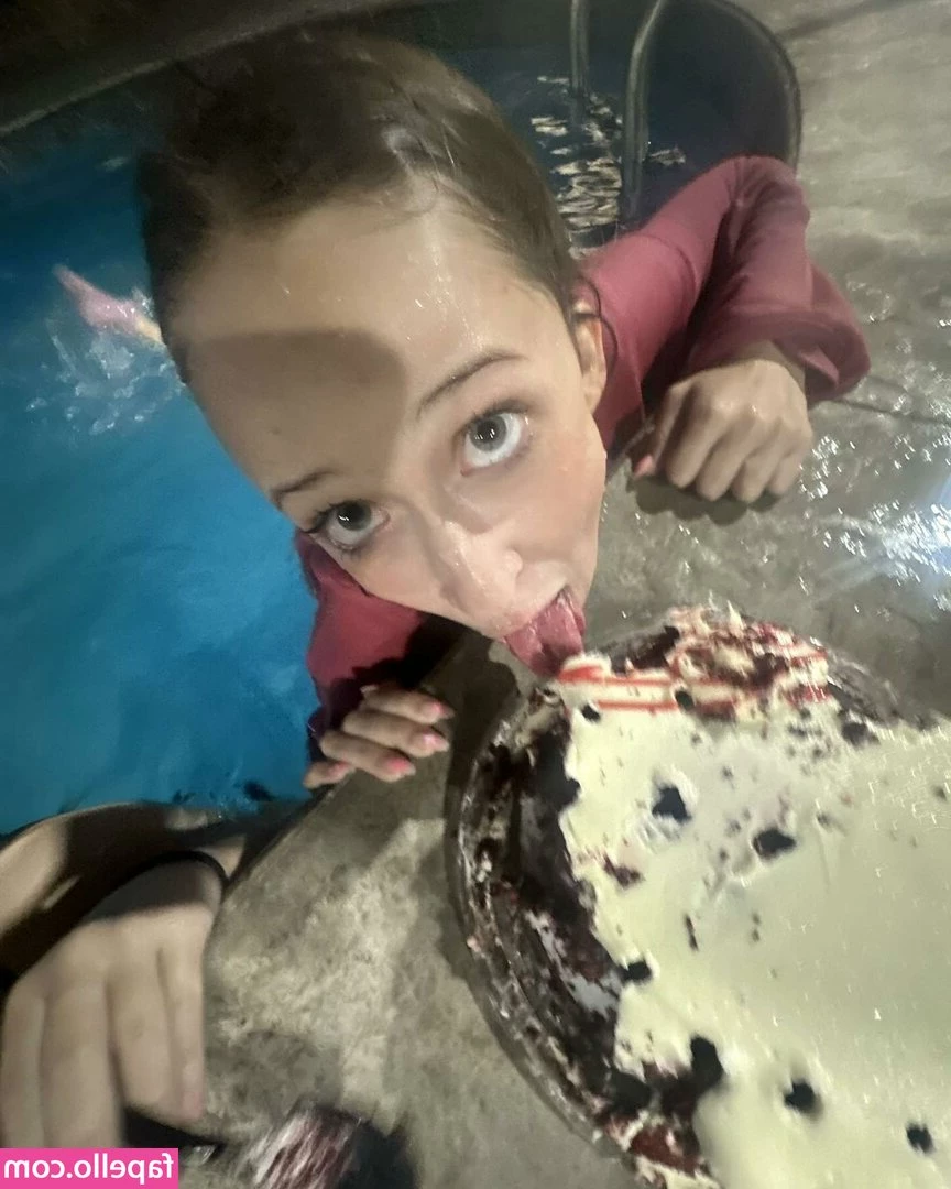 Jaden Mae [ jaden-mae ] - Sexy E girl