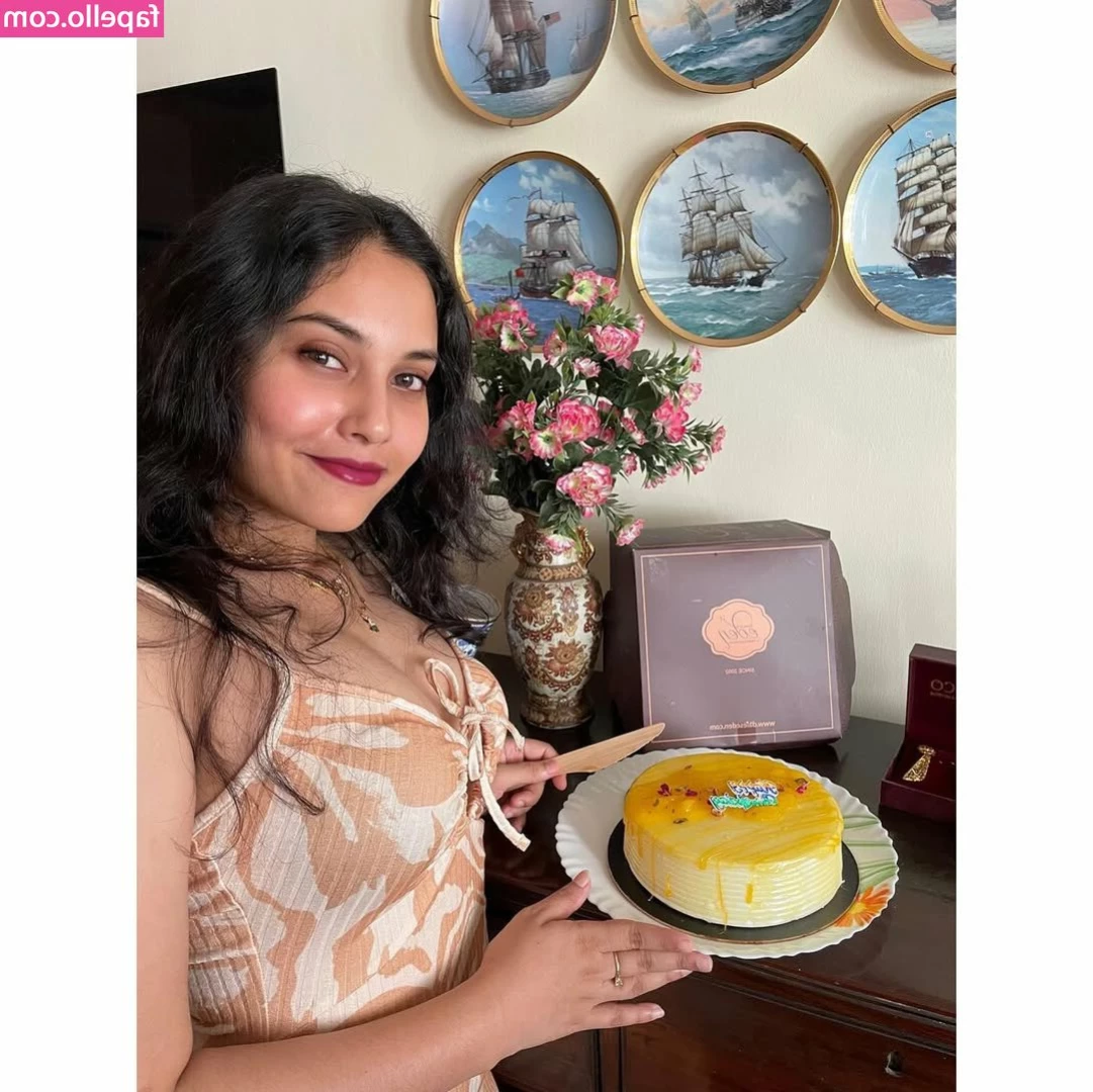Raktima Chowdhury [ raktima-chowdhury ] - 𝑰 𝒘𝒂𝒔 𝒉𝒐𝒎𝒆 𝒂𝒍𝒐𝒏𝒆