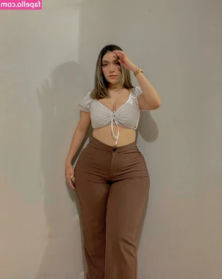 Valeria Alcalá [ valeria-alcala ] - Come rub this bulge on your face
