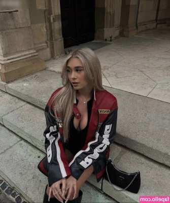 Payton Ramolla [ payton-ramolla ] - dont usually post my boobs on my free page but I m feeling generous
