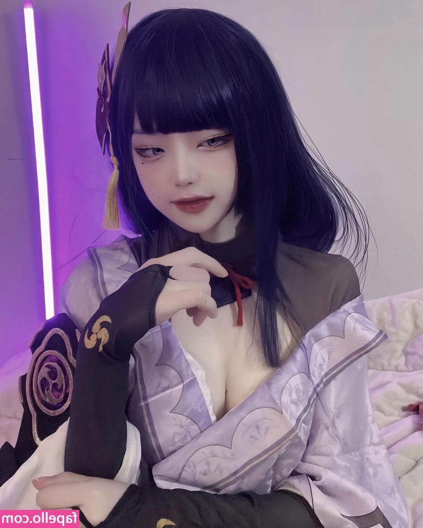 hinachan01 - Look and enjoy what a submissive slut I am  My dom sticks his fingers