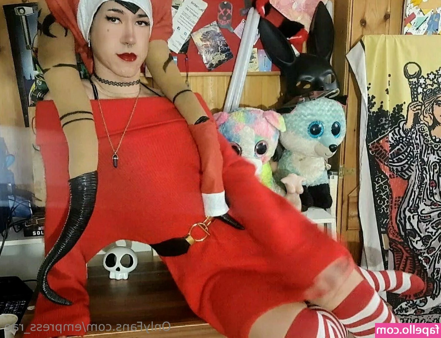 empress_rae [ empress-rae ] - Surrender to my seductive powers for the ultimate pleasure and desire