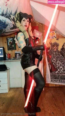 empress_rae [ empress-rae ] - Una ducha después de un día largo de trabajo 🔞😈🤤🥵🔥