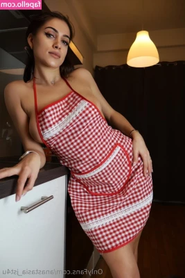 Anastasia jst4u [ anastasia-jst4u ] - I m brewing up the next video    Just a little busy this morning luv