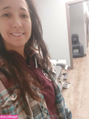 mandymayak05 - Desliza y dime que cosas le harías a esta conejita   Recuerda dame
