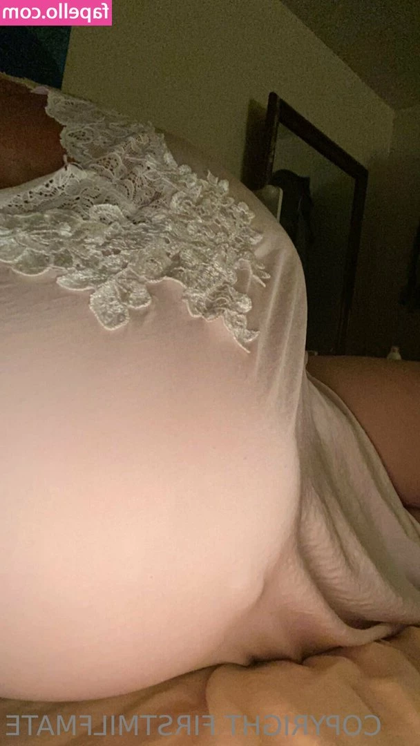 firstmilfmate - Tis the season  For gifts       This sexy pussy  amp  booty likes 