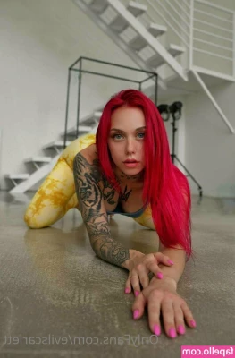 evilscarlett - more reasons to be on my premium snap