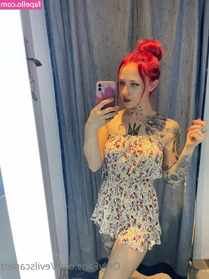 evilscarlett - Siento que estoy más rellenita  pero en realidad me gusta