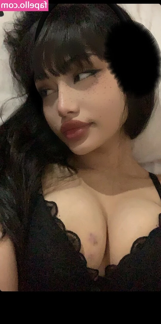 LarissaXmd - Lil tease 😈