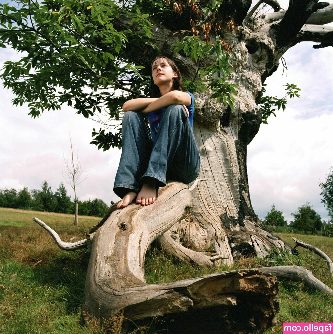 Jena Malone [ jena-malone ] - Can I dance on youuu