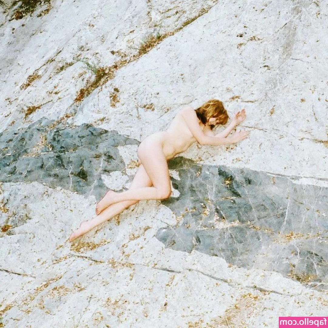 Jena Malone [ jena-malone ] - Balcony Bliss with Bullbang