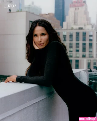 Padma Lakshmi [ padma-lakshmi ] - Don’t you wish this was you ? I know you do babe 🥵 your fingers