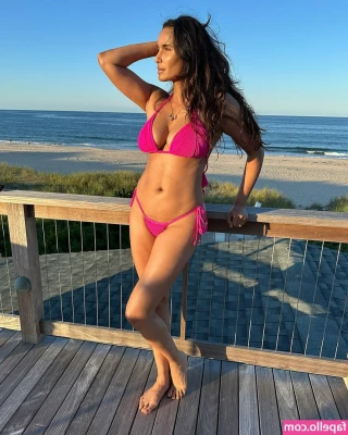 Padma Lakshmi [ padma-lakshmi ] - After a good bath :3 MMM so relaxing