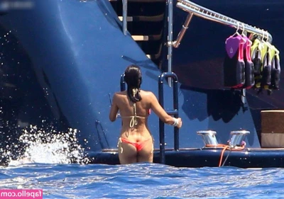 Padma Lakshmi [ padma-lakshmi ] - Está fue de mis fotos favoritas, ¿les gusta? 👉🏻👈🏻