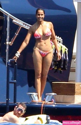 Padma Lakshmi [ padma-lakshmi ] - Which hole would you fuck first?