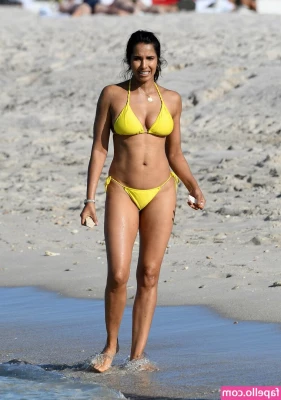  [ padma-lakshmi ] - Oily Feet Massage & Tease   My feet need daily moisturizing and