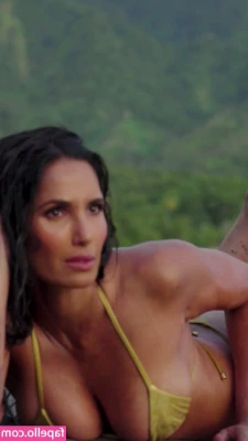  [ padma-lakshmi ] - Got my hair touched up, do you like it?🧡 @renelex