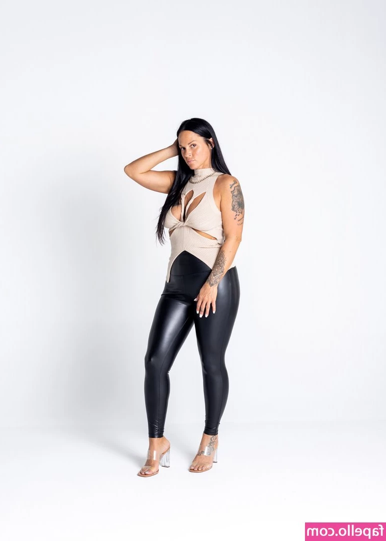 Spicy Mami [ spicy-mami ] - Walk alll over you 😈