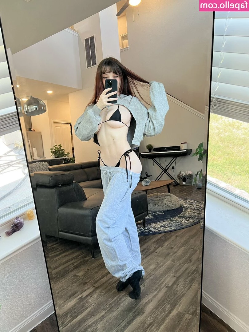 EmiliaNSFW - Trying on some clothes and had to get frisky
