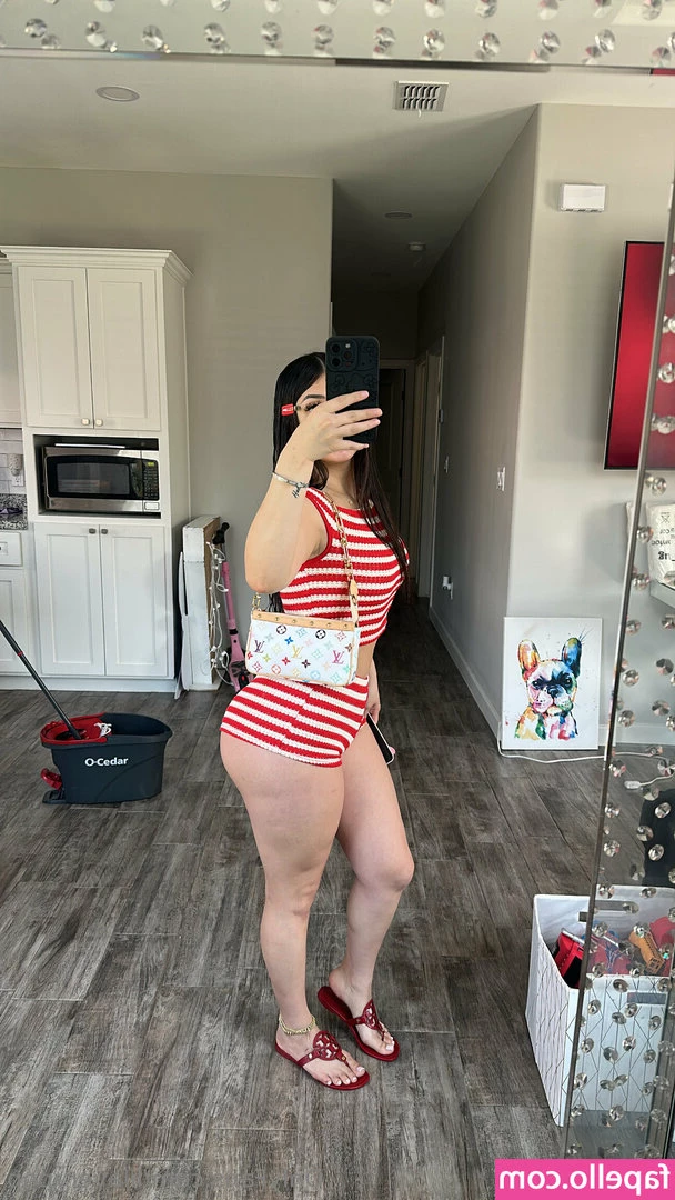 lilaverypop - Good afternoon 🌞 I’m getting ready to film some custom videos