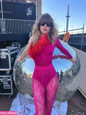 Suki Waterhouse [ suki-waterhouse ] - are you into orgasm denial edging   let me ruin you