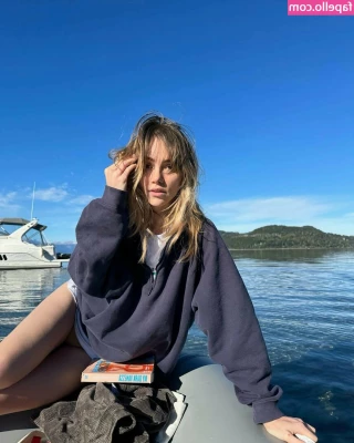Suki Waterhouse [ suki-waterhouse ] - 𝗪𝗵𝗮𝘁 𝘀𝗶𝘇𝗲 Areolas 𝗱𝗼 𝘆𝗼𝘂