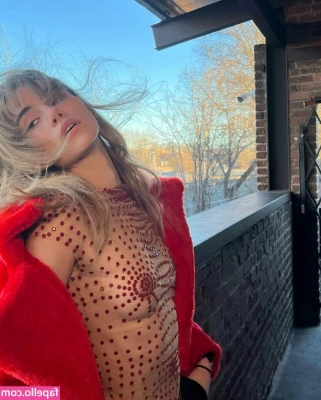 Suki Waterhouse [ suki-waterhouse ] - The lovely Moko try outs