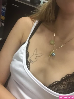 Suki Waterhouse [ suki-waterhouse ] - sucking a guy student