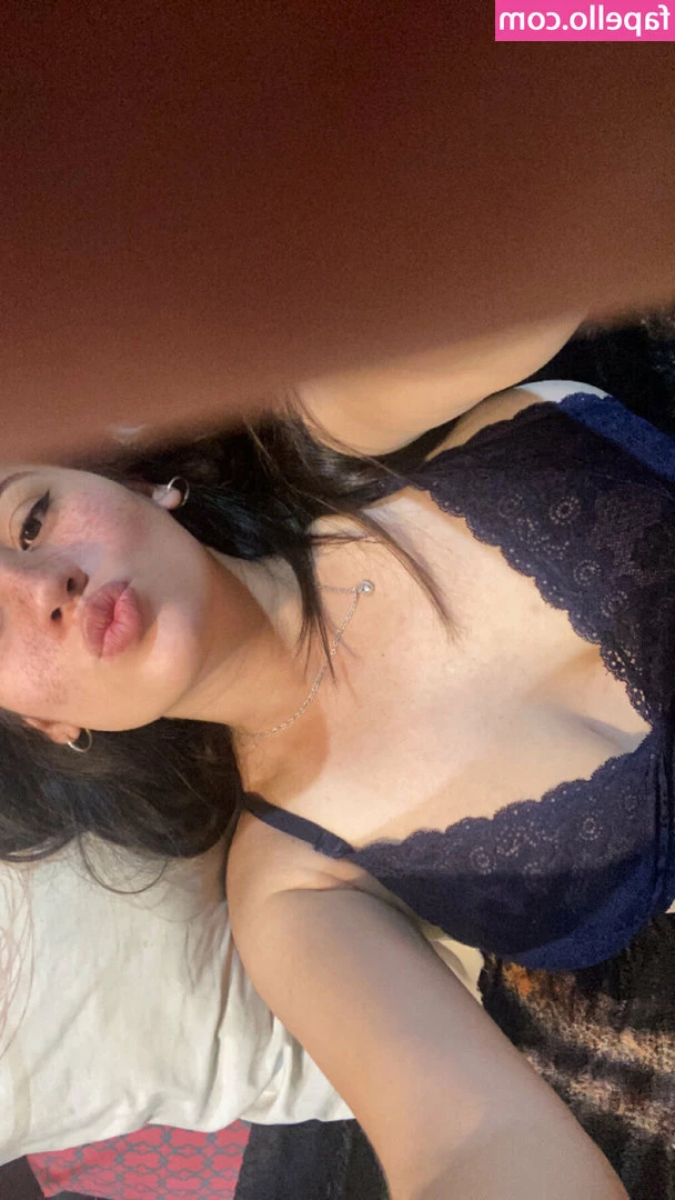 mbigtitties - Lick her clean