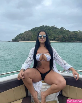 Famosinhas RJ [ famosinhas-rj ] - Feeling real hot today   check DMs