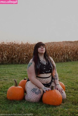 stfuitscourtney - She be thiccc or whateva