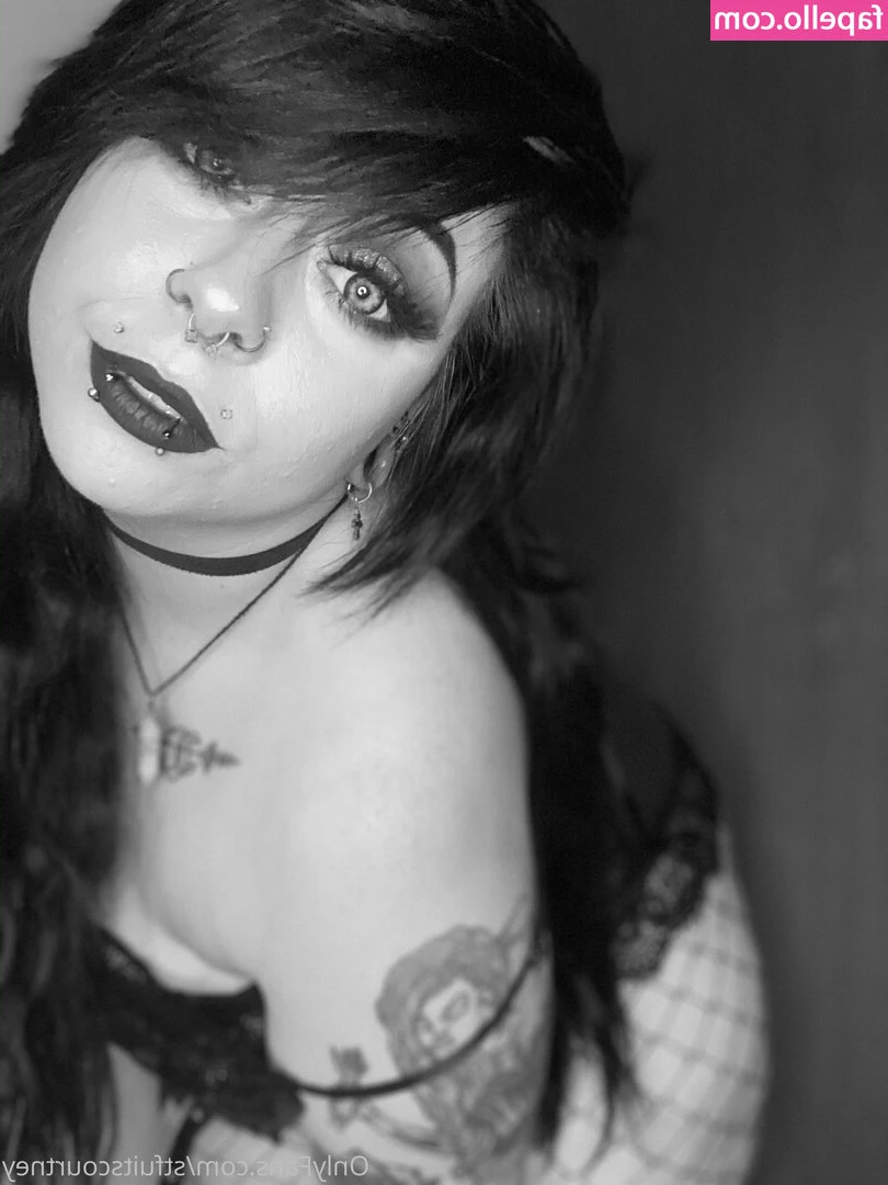 stfuitscourtney - You can t go wrong with red on the day of lust  I mean love