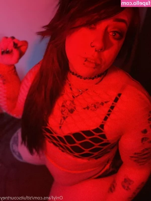 stfuitscourtney - Happy Throwback Thursday  Hope you enjoy these extras I kept