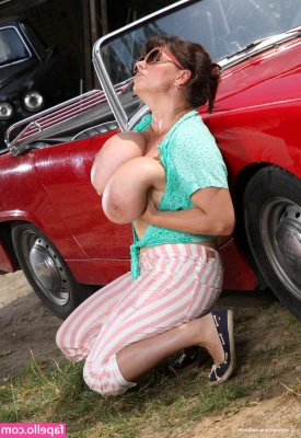 Milena Velba [ milena-velba ] - Come over to my VIP page