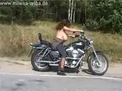 Milena Velba [ milena-velba ] - Hi, babe😏   Do you think my ass bounces better with or without