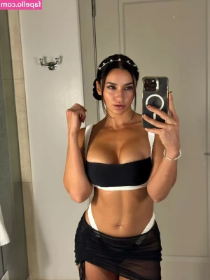 Xaria Bloom [ xaria-bloom ] - Gonna let my booty do the talking.🫣