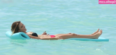 Audrina Patridge [ audrina-patridge ] - Here u have the full sequence of the clip from the other day ~  hope part 1