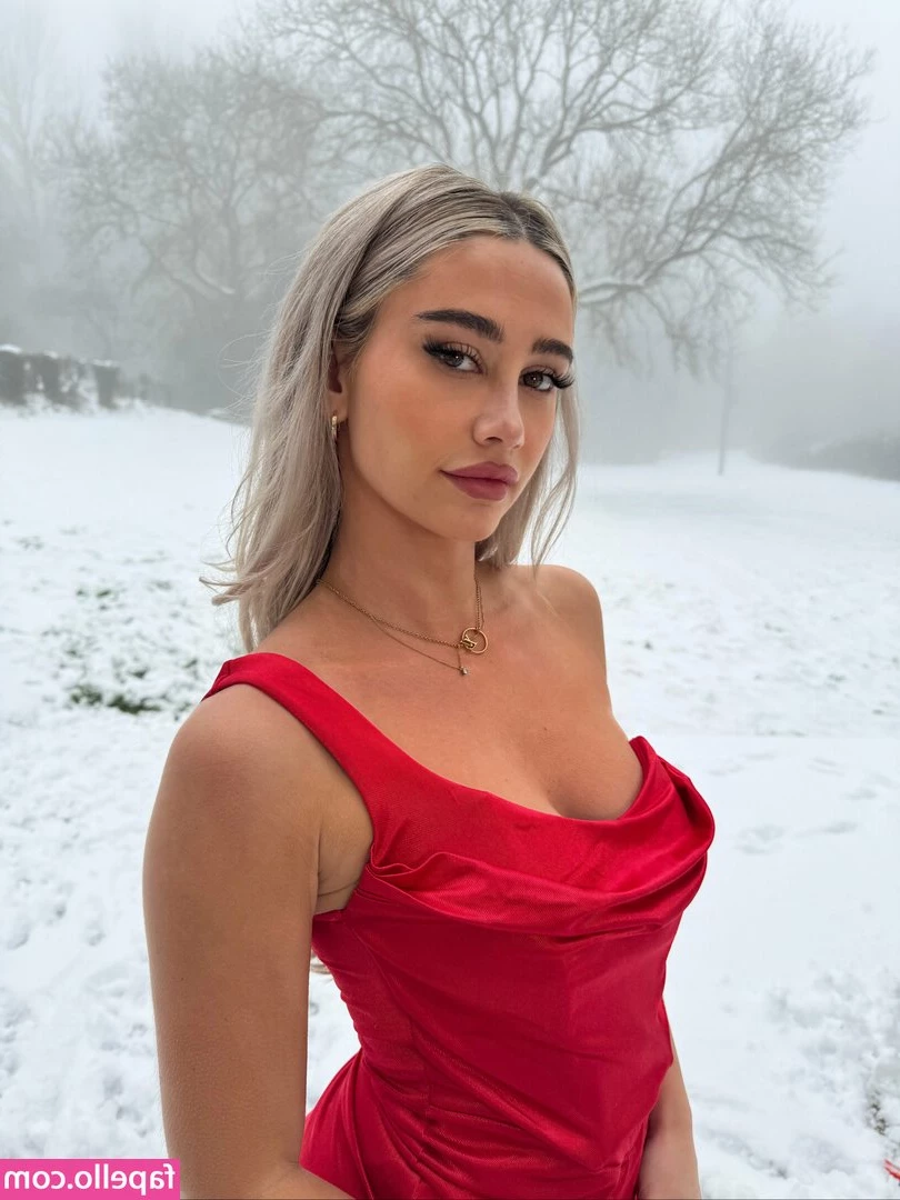 Sophiesnazz - Dm me #1 if you want this Vid. 🥵 @bigbag1000 When Massages go