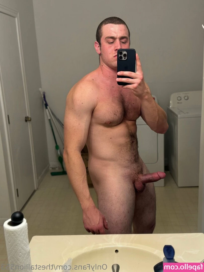 thestallion553 - It s chilly in London  I m having to wear fluffy socks to bed  Watch
