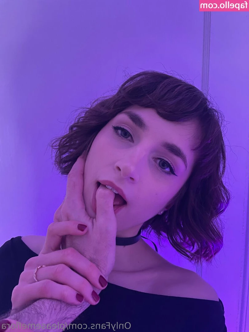 pleasemeflora - Wednesday feet fun    feetlovers  foryou  onlyforyou  feetporn 