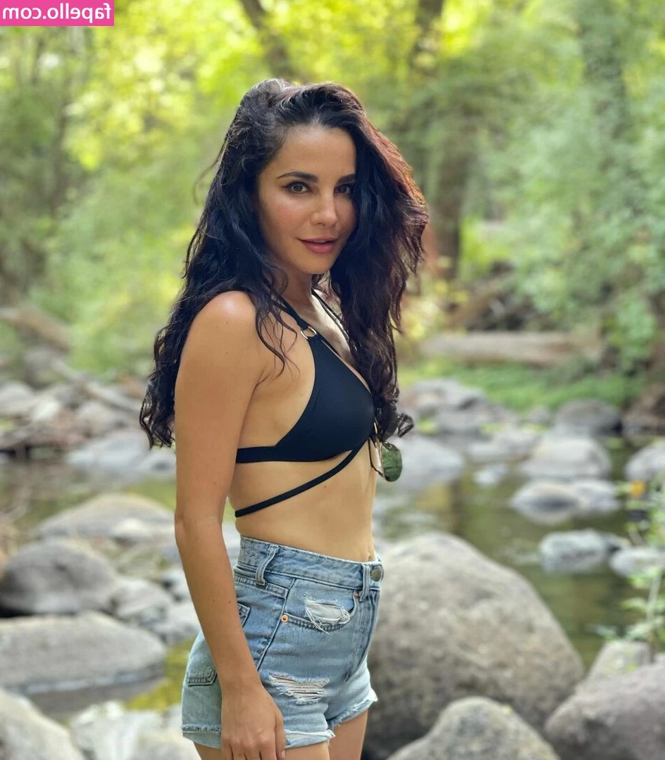 Martha Higareda [ martha-higareda ] - 10 days post op and feeling sexy  Only Fans keeps taking down my pics