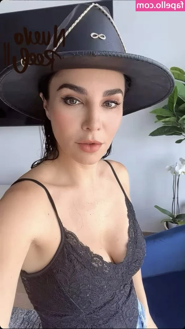 Martha Higareda [ martha-higareda ] - You want me to put what in where
